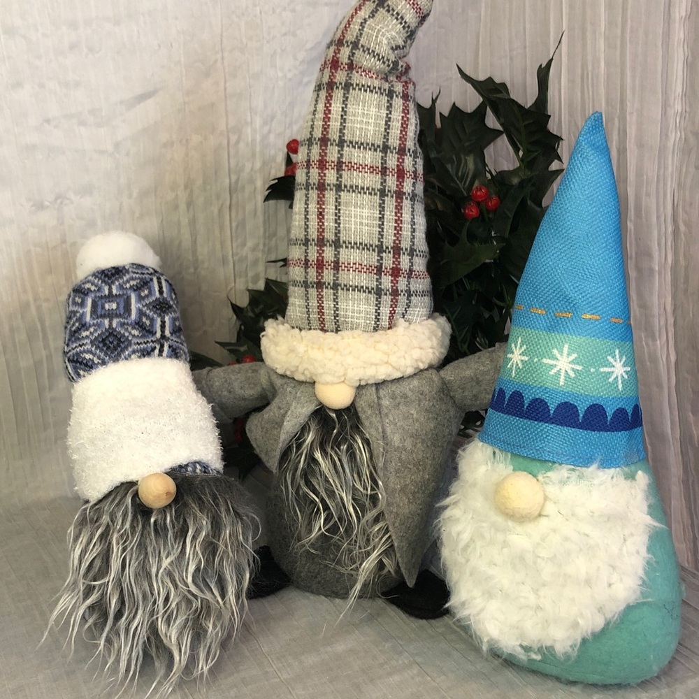 HOME DECOR fun festive holiday Christmas GNOMES lot of 3 w/bean bag bottoms